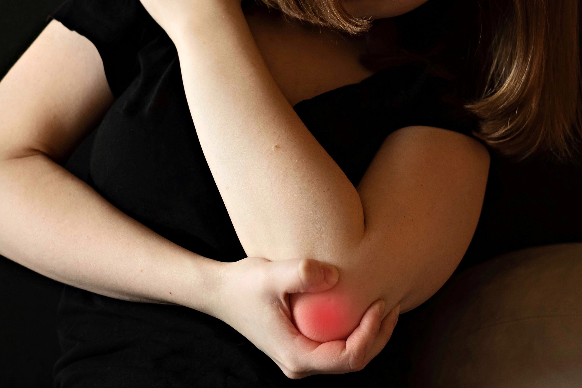 The problem of pain in the elbow joint - arthritis and arthrosis in a female athlete